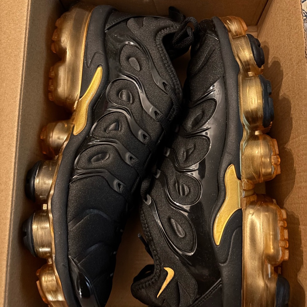 Nike Vapor Max Black and Gold size 10.